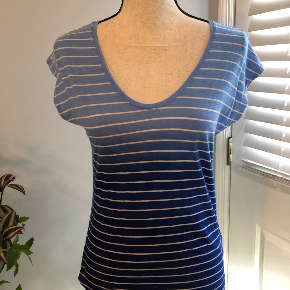 Women’s Express Blue Ombré Shirt Size XS